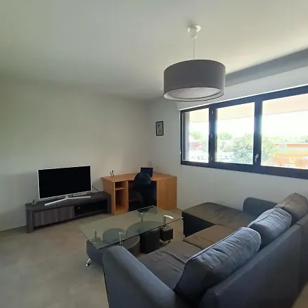 T2 Avec Patio Proche Stade De Rugby Apartmán *
